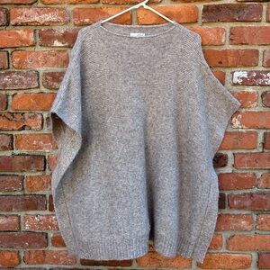 Universal Thread Women's Cape Sweater Neutral Gray/Tan Small/Med